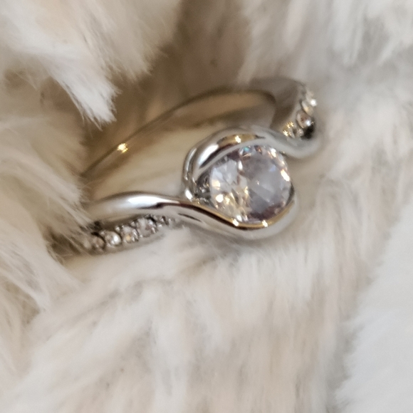 Hannah Martin Luxury Ring, US size 8 - Picture 7 of 8